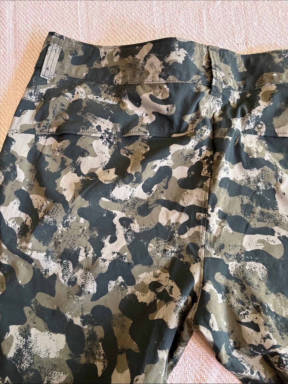 Columbia Omni Shield Camo Capri Pants Button Zip Stretch Size 16 - Picture 17 of 17